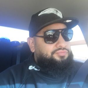 Meet your Posher, Dennis